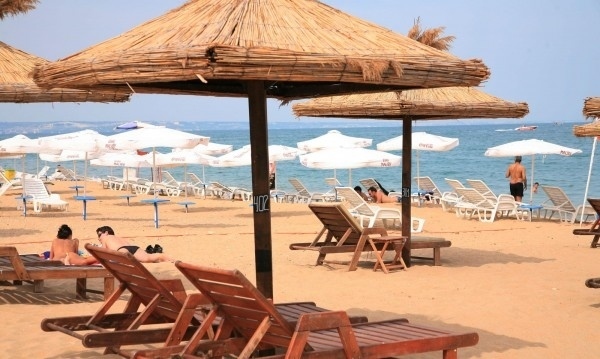 972 328 българи не могат да си позволят лятна ваканция